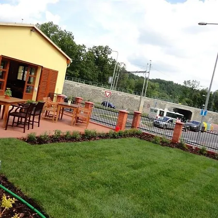 Bed & Breakfast 4rooms Roztoky (Prague-West)
